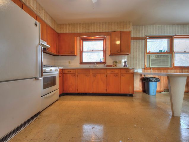 8343 W Pahs Road, Michigan City, IN 46360