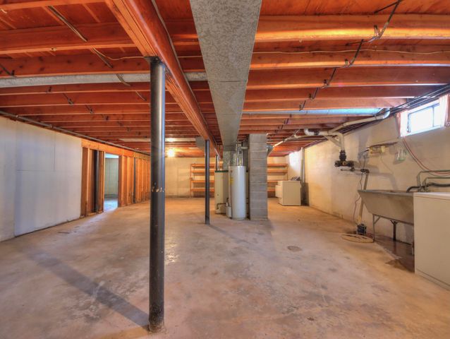 8343 W Pahs Road, Michigan City, IN 46360