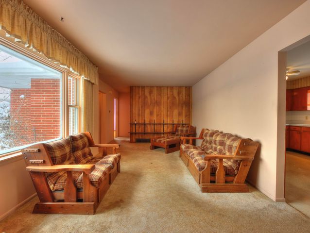 8343 W Pahs Road, Michigan City, IN 46360