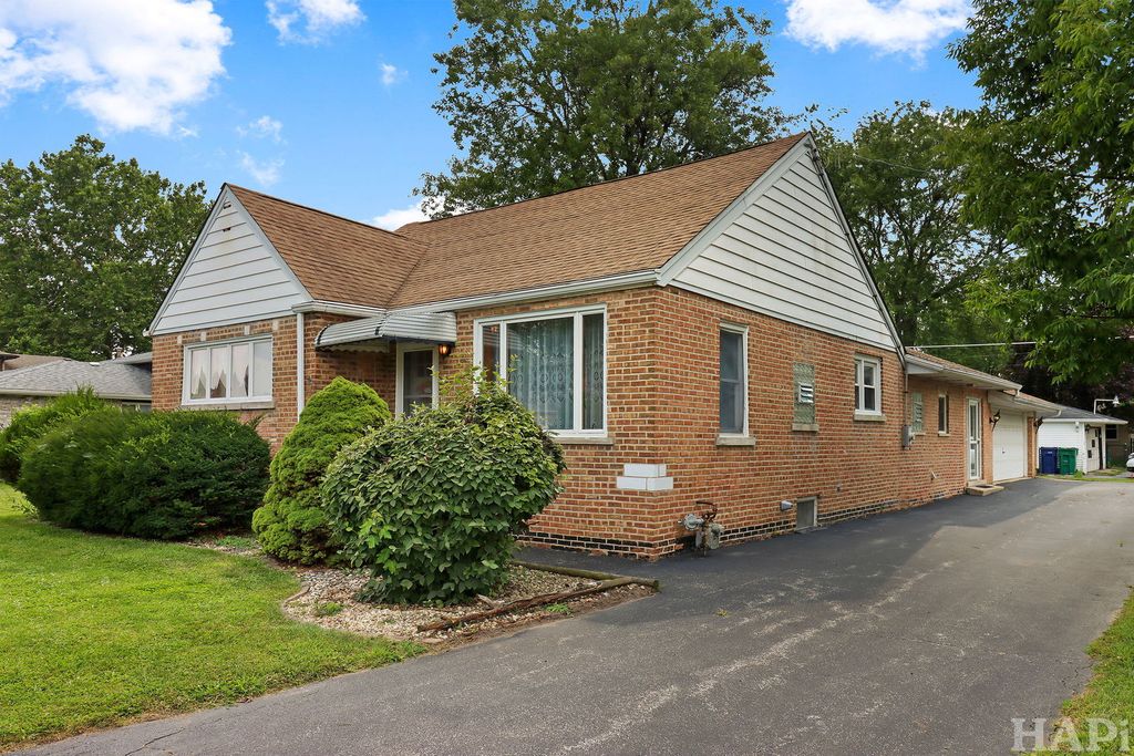 8600 Lockwood Avenue, Burbank, IL 60459
