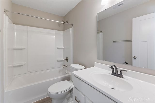 413 Bethpage Way 7-300, Lebanon, OH 45036