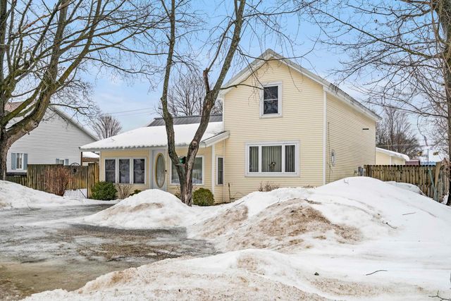 411 S Walnut Street, Kalkaska, MI 49646