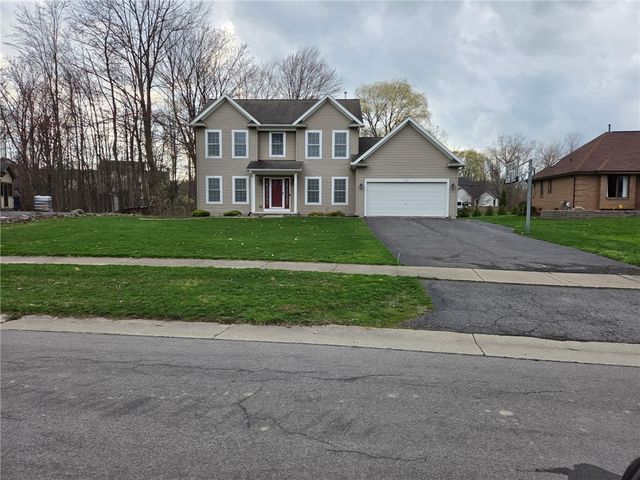 556 Melwood Drive, Greece, NY 14626