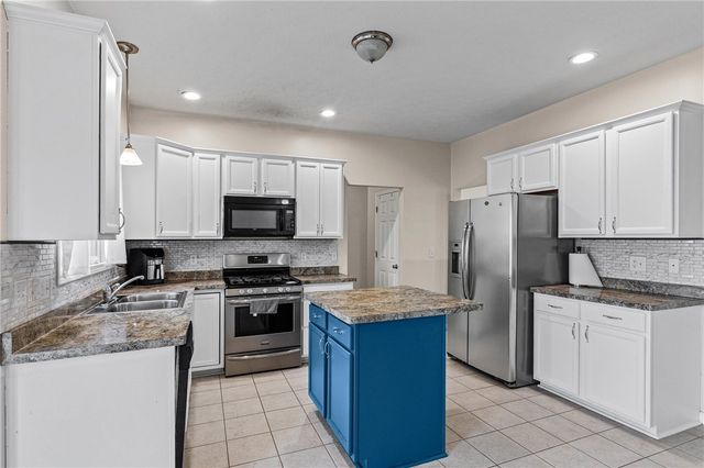 556 Melwood Drive, Greece, NY 14626