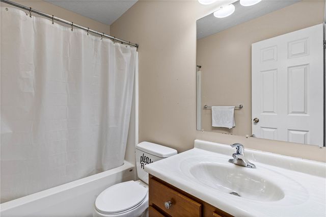 556 Melwood Drive, Greece, NY 14626