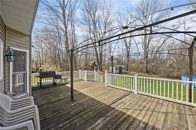 556 Melwood Drive, Greece, NY 14626