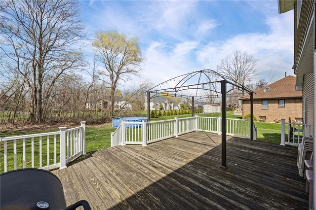 556 Melwood Drive, Greece, NY 14626