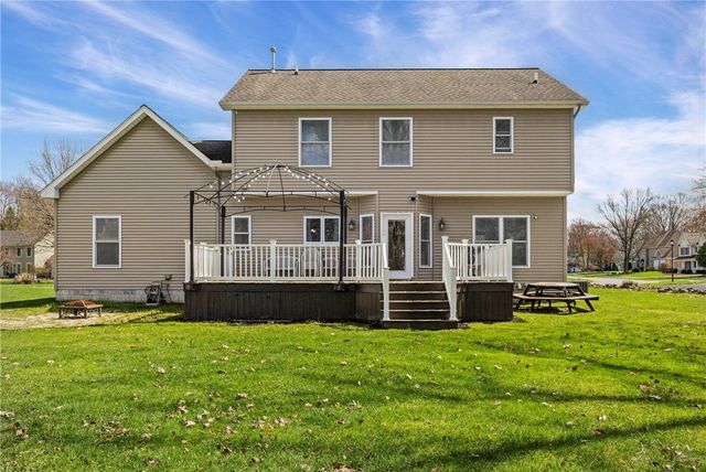 556 Melwood Drive, Greece, NY 14626