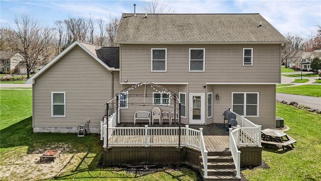 556 Melwood Drive, Greece, NY 14626