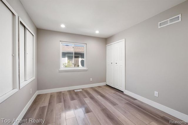 675 Woodingham Avenue, Waterford, MI 48328