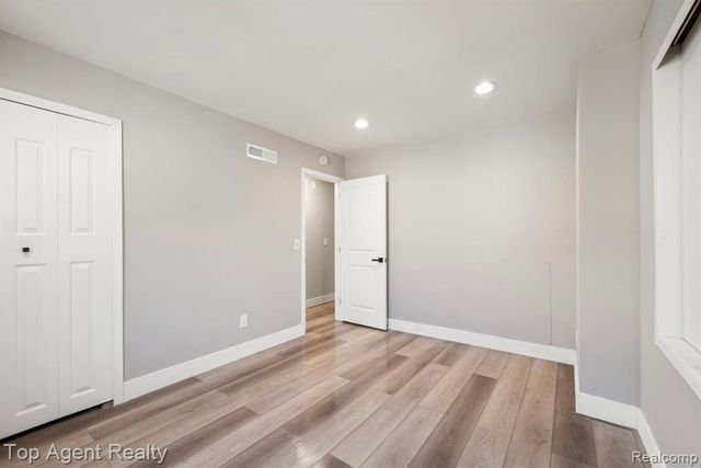 675 Woodingham Avenue, Waterford, MI 48328
