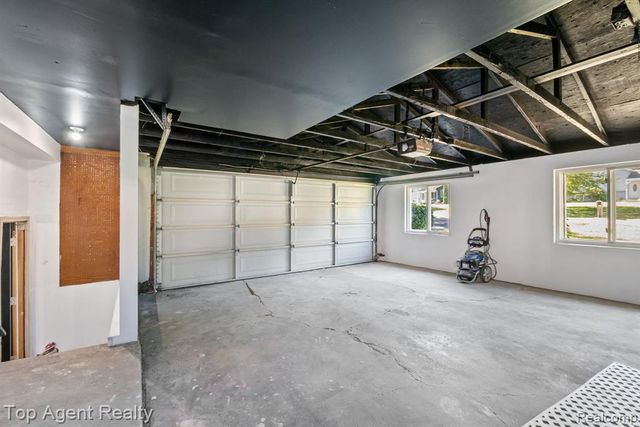 675 Woodingham Avenue, Waterford, MI 48328
