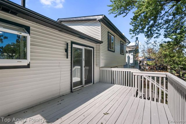 675 Woodingham Avenue, Waterford, MI 48328