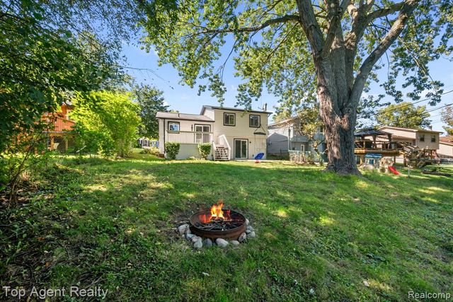 675 Woodingham Avenue, Waterford, MI 48328