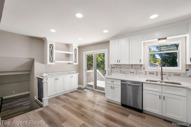 675 Woodingham Avenue, Waterford, MI 48328