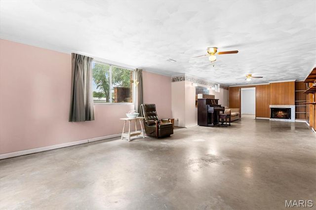 8345 State Route 143, Edwardsville, IL 62025