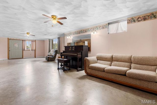 8345 State Route 143, Edwardsville, IL 62025