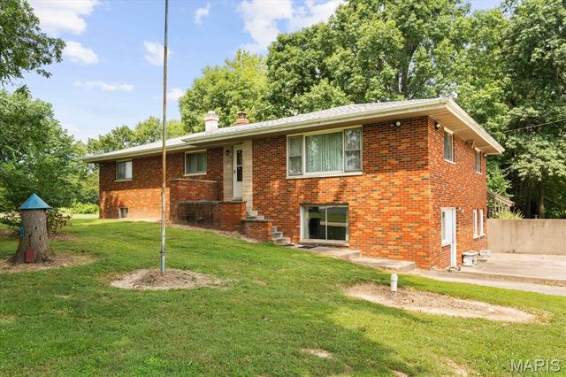 8345 State Route 143, Edwardsville, IL 62025