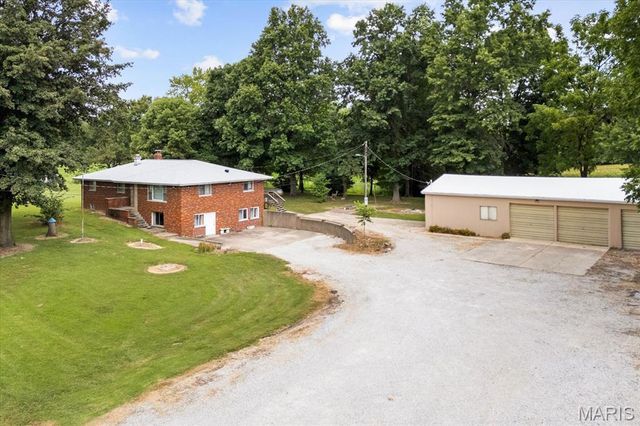 8345 State Route 143, Edwardsville, IL 62025