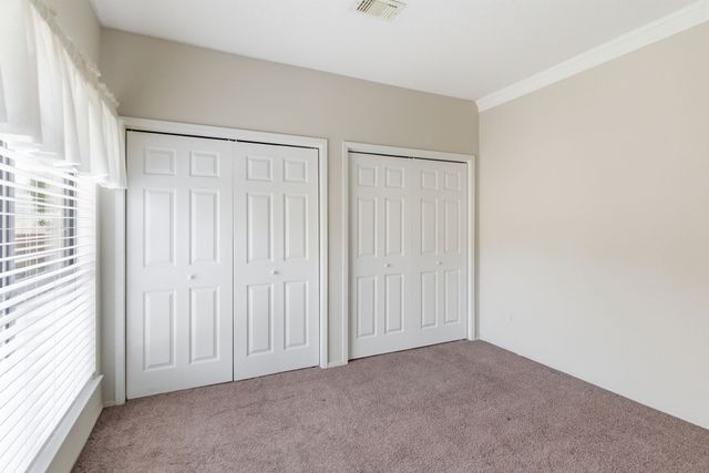 301 Laurel Hill Dr, Old Hickory, TN 37138
