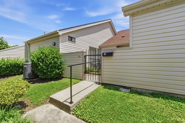 301 Laurel Hill Dr, Old Hickory, TN 37138