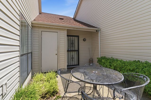 301 Laurel Hill Dr, Old Hickory, TN 37138