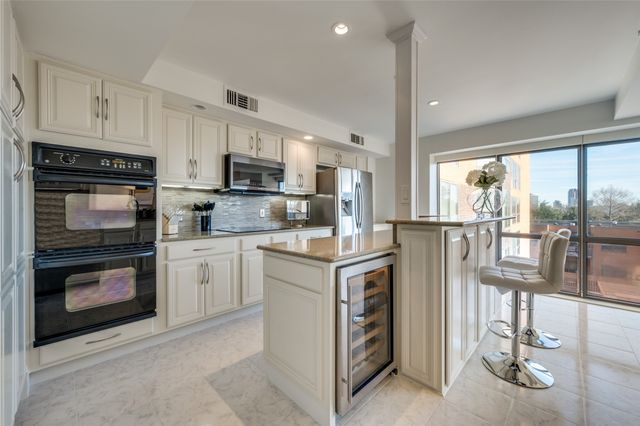 4242 Lomo Alto Drive N50, Highland Park, TX 75219