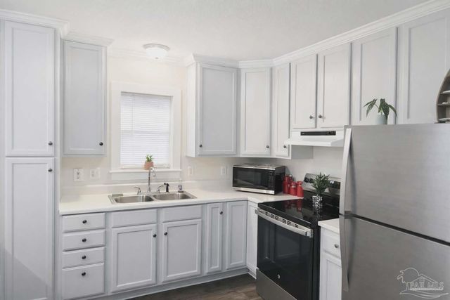 9433 Gulf Beach Hwy, Pensacola, FL 32507