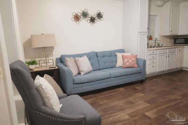 9433 Gulf Beach Hwy, Pensacola, FL 32507