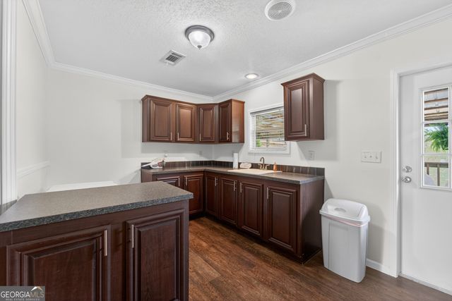1953 Raybon Road W, Hoboken, GA 31542