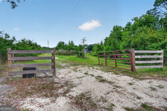 1953 Raybon Road W, Hoboken, GA 31542