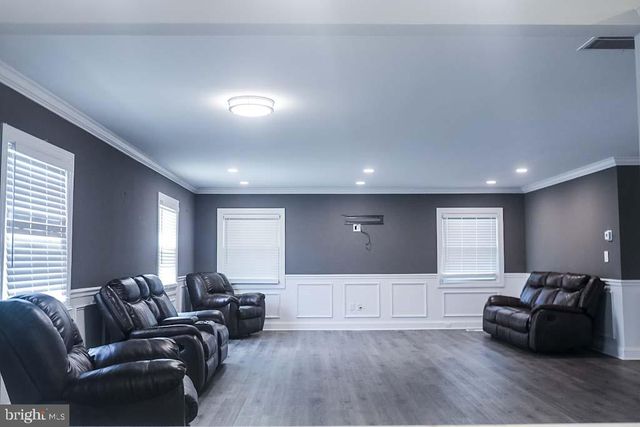 18 HOLTON LN, Willingboro, NJ 08046