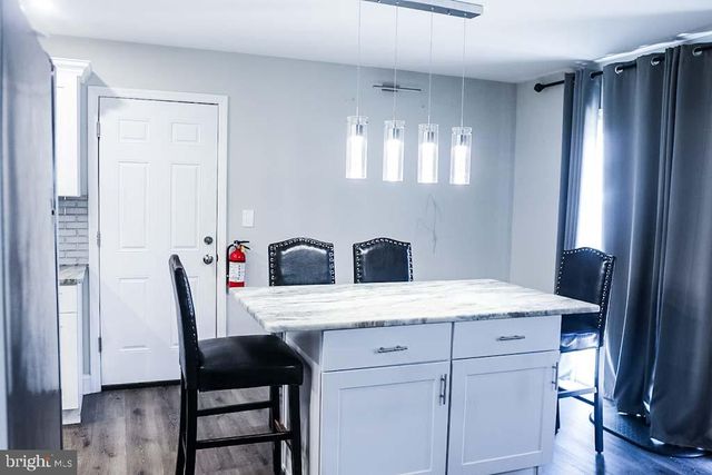 18 HOLTON LN, Willingboro, NJ 08046