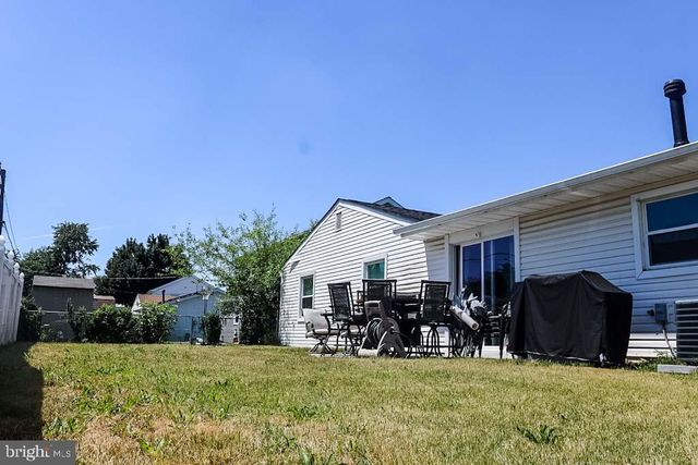 18 HOLTON LN, Willingboro, NJ 08046