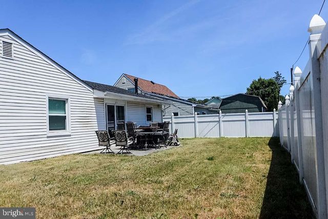 18 HOLTON LN, Willingboro, NJ 08046