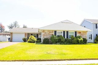 18 HOLTON LN, Willingboro, NJ 08046