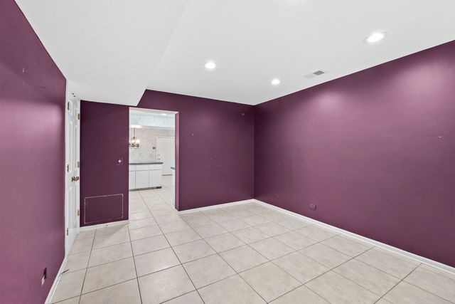 628 Calais Circle, Highland Park, IL 60035