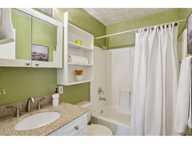 6321 Oak Ct, Arvada, CO 80004
