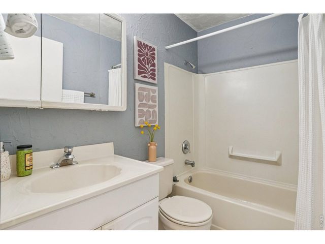 6321 Oak Ct, Arvada, CO 80004