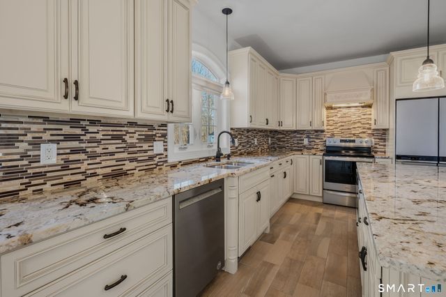 2 Syleo Lane, Salem, CT 06420