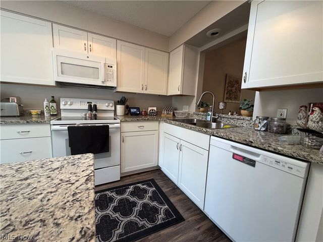 4648 Oak Point Road, Lorain, OH 44053