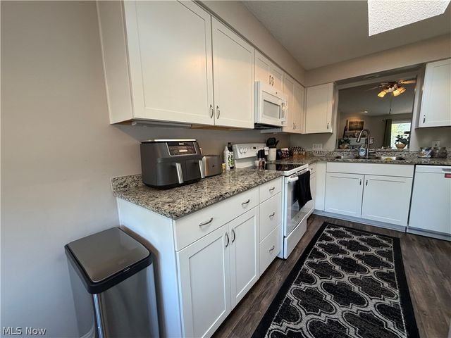 4648 Oak Point Road, Lorain, OH 44053