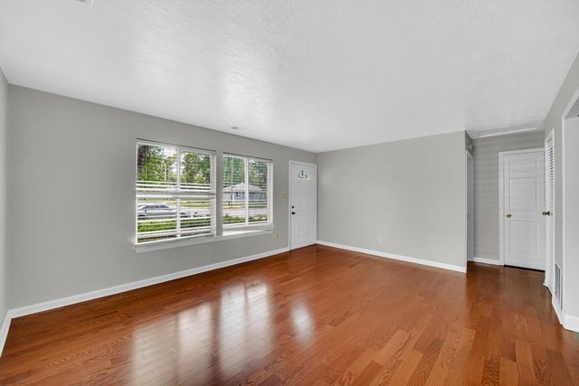 5534 E 10th Avenue, Gary, IN 46403