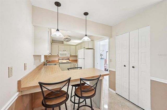 2208 HIGHCLERE CIRCLE, Sun City Center, FL 33573