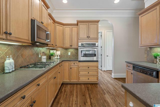 768 LAKE CREST DRIVE, Hoover, AL 35226