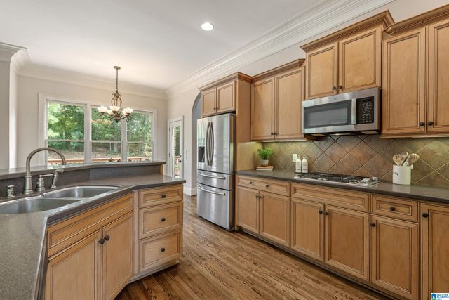 768 LAKE CREST DRIVE, Hoover, AL 35226