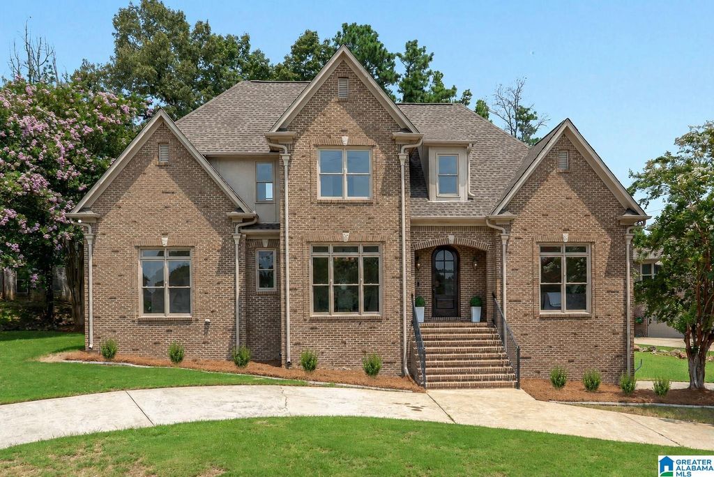 768 LAKE CREST DRIVE, Hoover, AL 35226