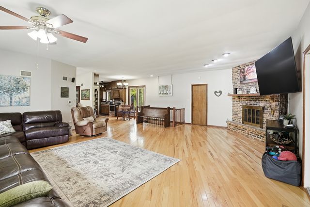 27250 Dutton Road, Beecher, IL 60401