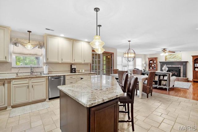 3754 Boatmans Point, Shiloh, IL 62221