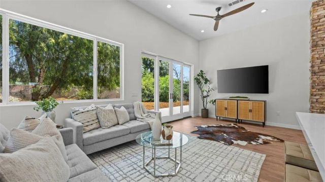3310 N Mills Avenue, Claremont, CA 91711